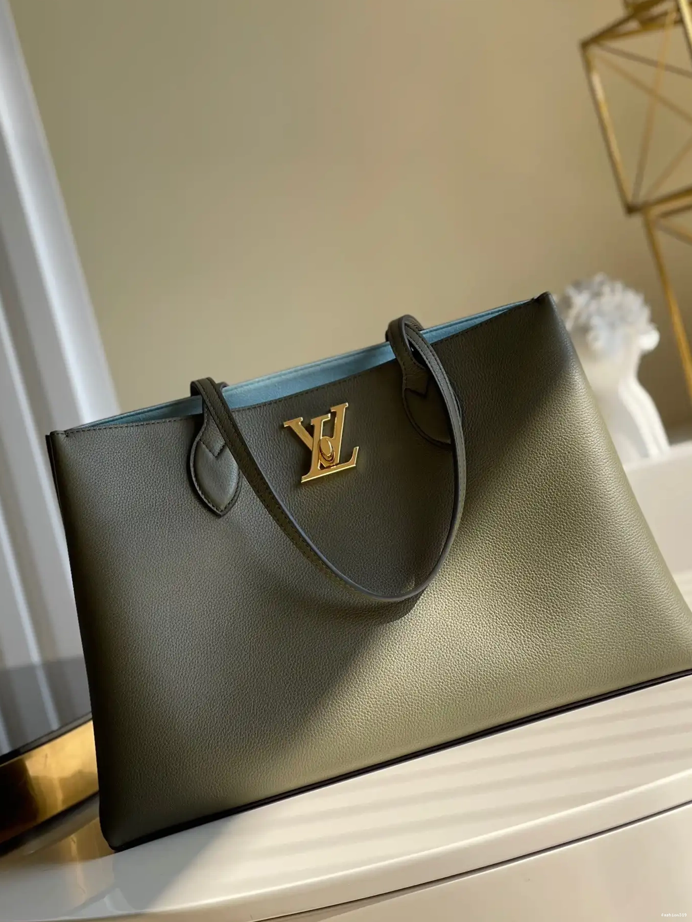 SHOPPER LOUIS VUITTON LOCKME 0406